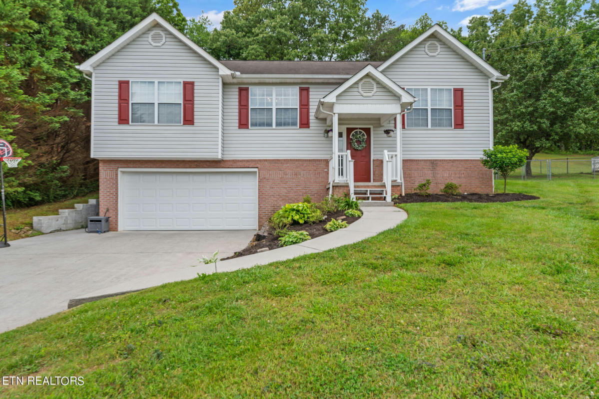 304 BOWERS PARK CIR, KNOXVILLE, TN 37920, photo 1 of 32