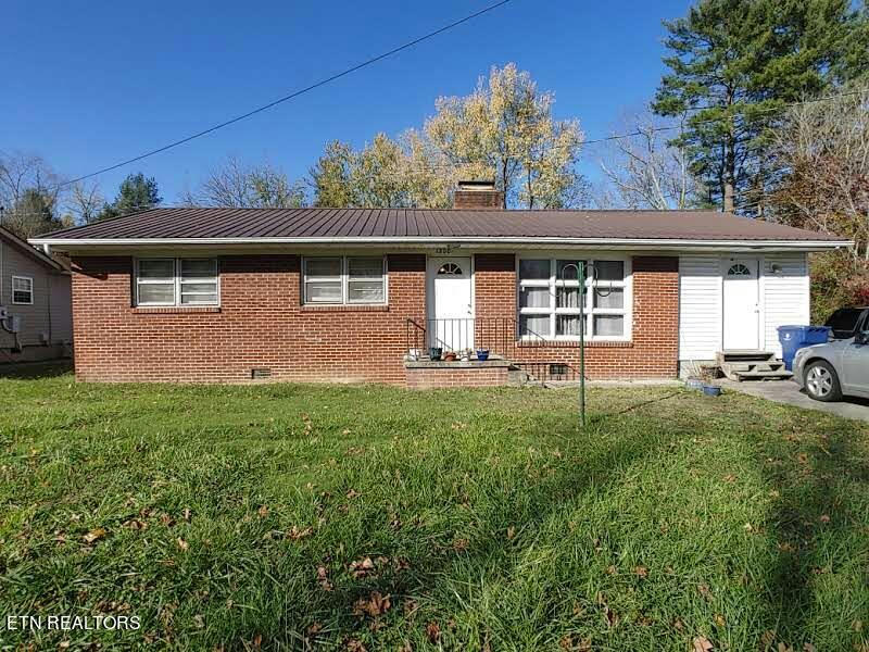 1200 W CHESTER AVE, MIDDLESBORO, KY 40965, photo 1 of 14