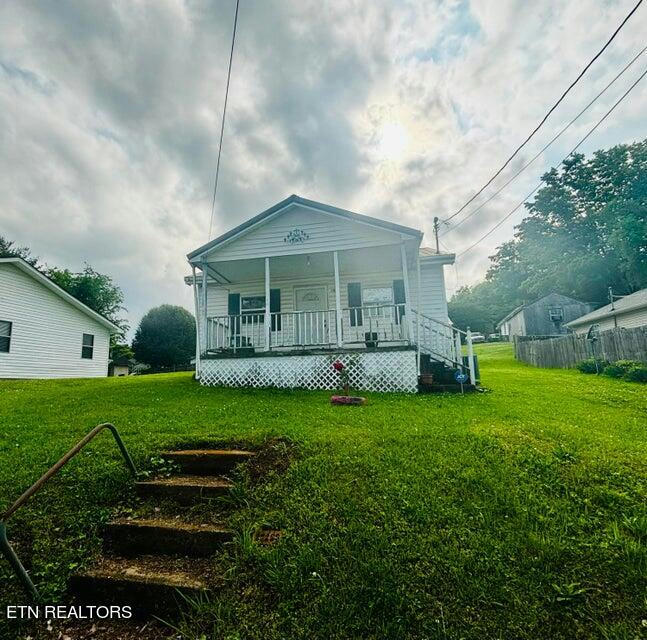 104 HENDERSON ST, ATHENS, TN 37303, photo 1 of 9