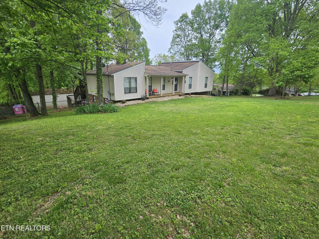 7904 WOODCROFT DR, KNOXVILLE, TN 37938, photo 1 of 18