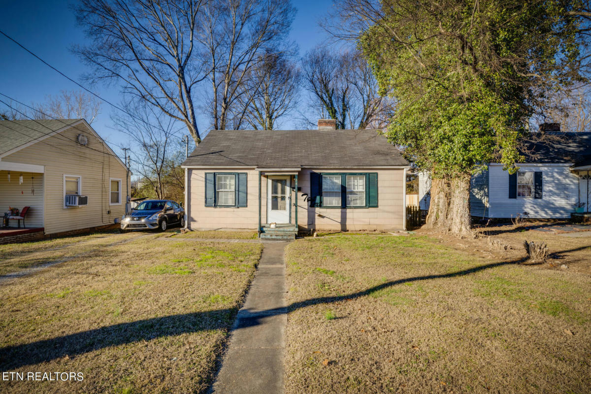 7542 CHATHAM CIR, KNOXVILLE, TN 37909, photo 1 of 8