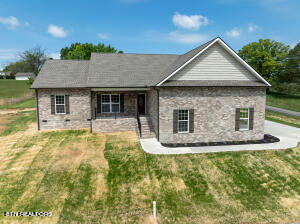 1327 FOREST HILL RD, MARYVILLE, TN 37803 - Image 1