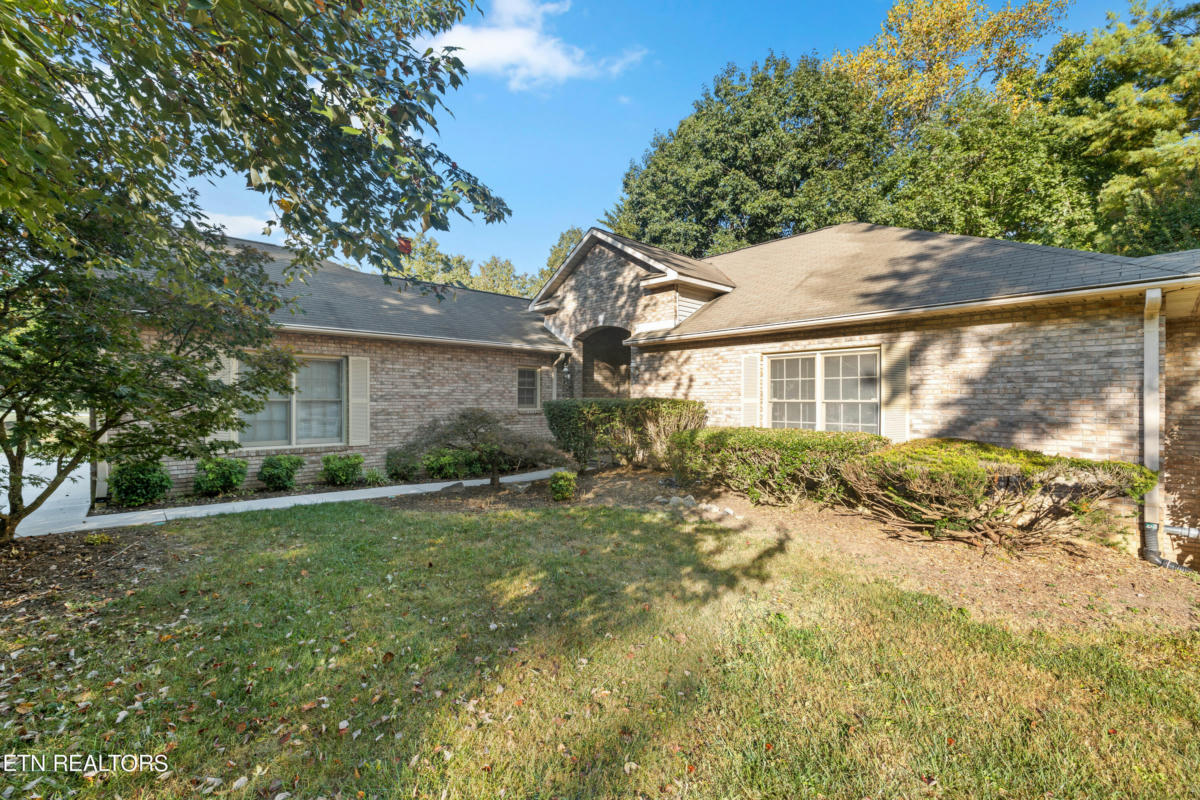 6818 HUNTERS TRL, KNOXVILLE, TN 37921, photo 1 of 27