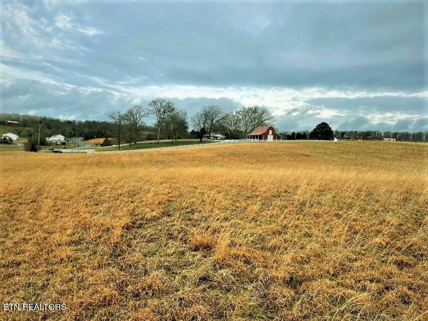 360 OAKLAND RD, SWEETWATER, TN 37874, photo 1 of 3