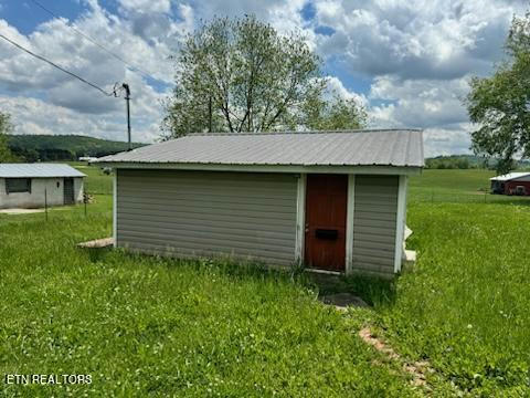 133 POWELL AVE, SWEETWATER, TN 37874, photo 5 of 12