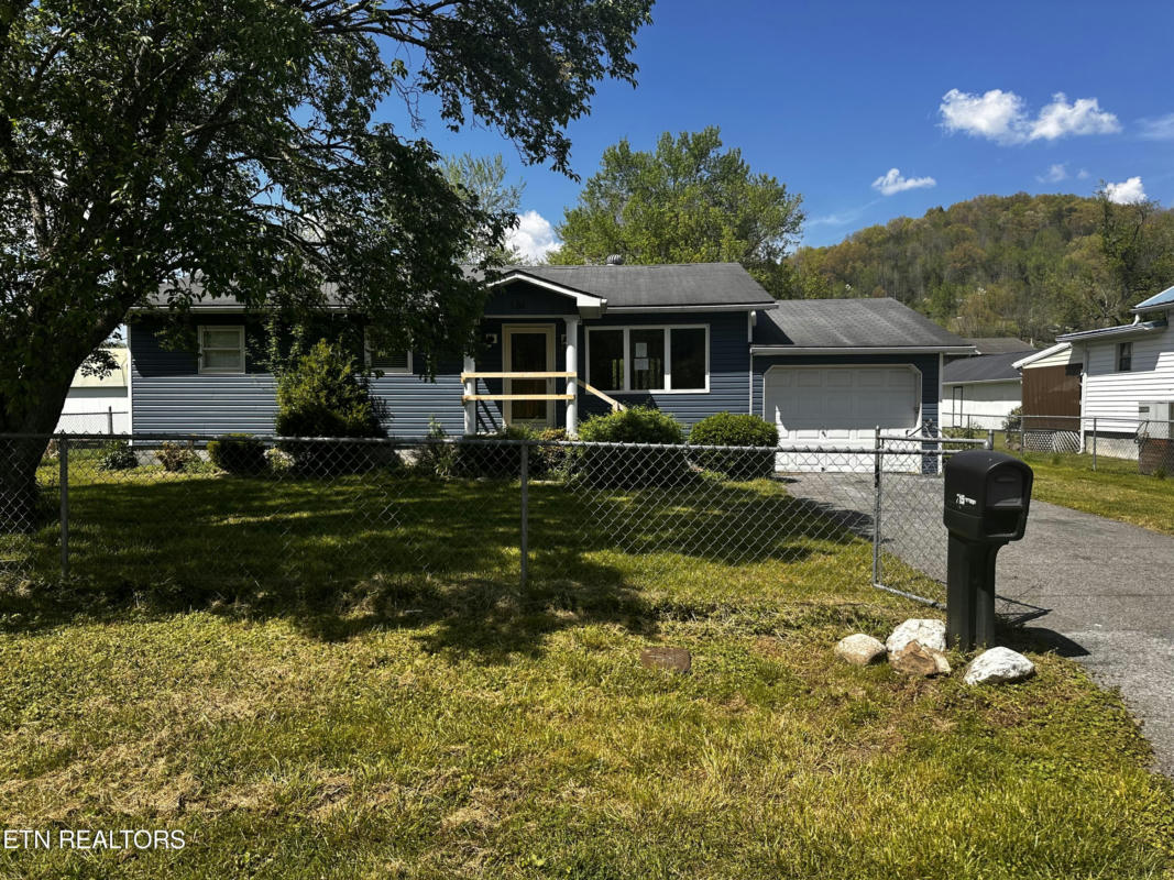 215 ARMADALE AVE, MIDDLESBORO, KY 40965, photo 1 of 44