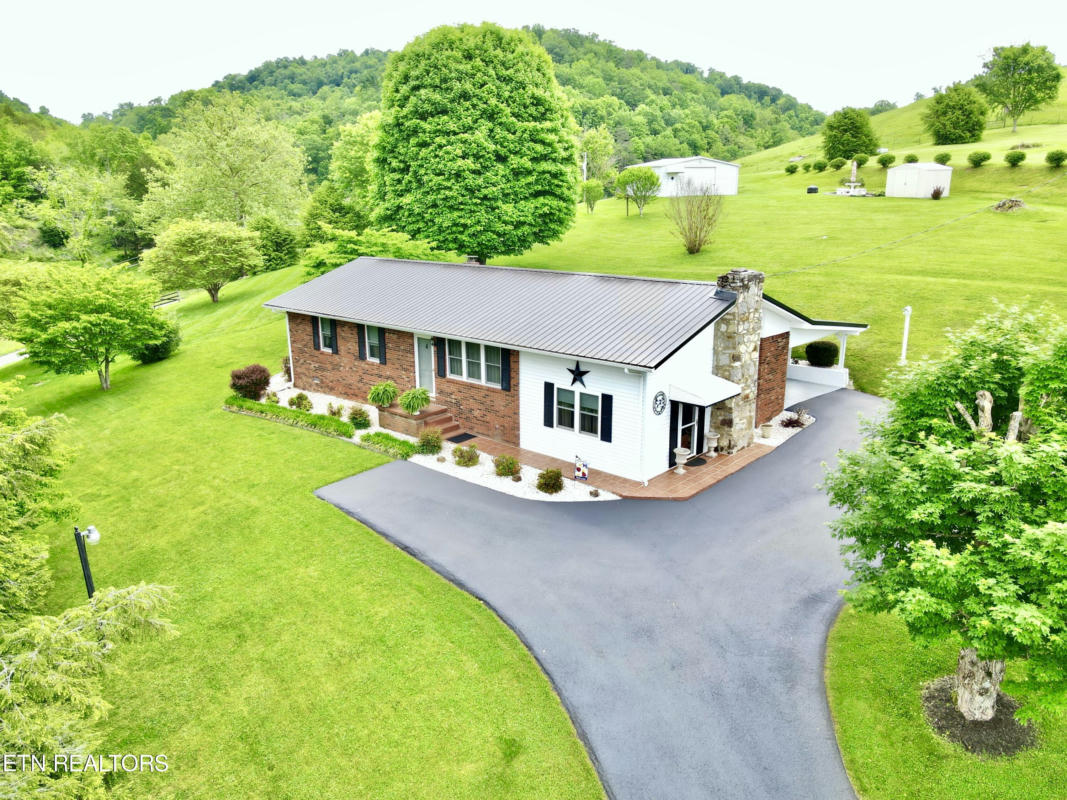 376 BAILEY HOLLOW RD, TAZEWELL, TN 37879, photo 1 of 29