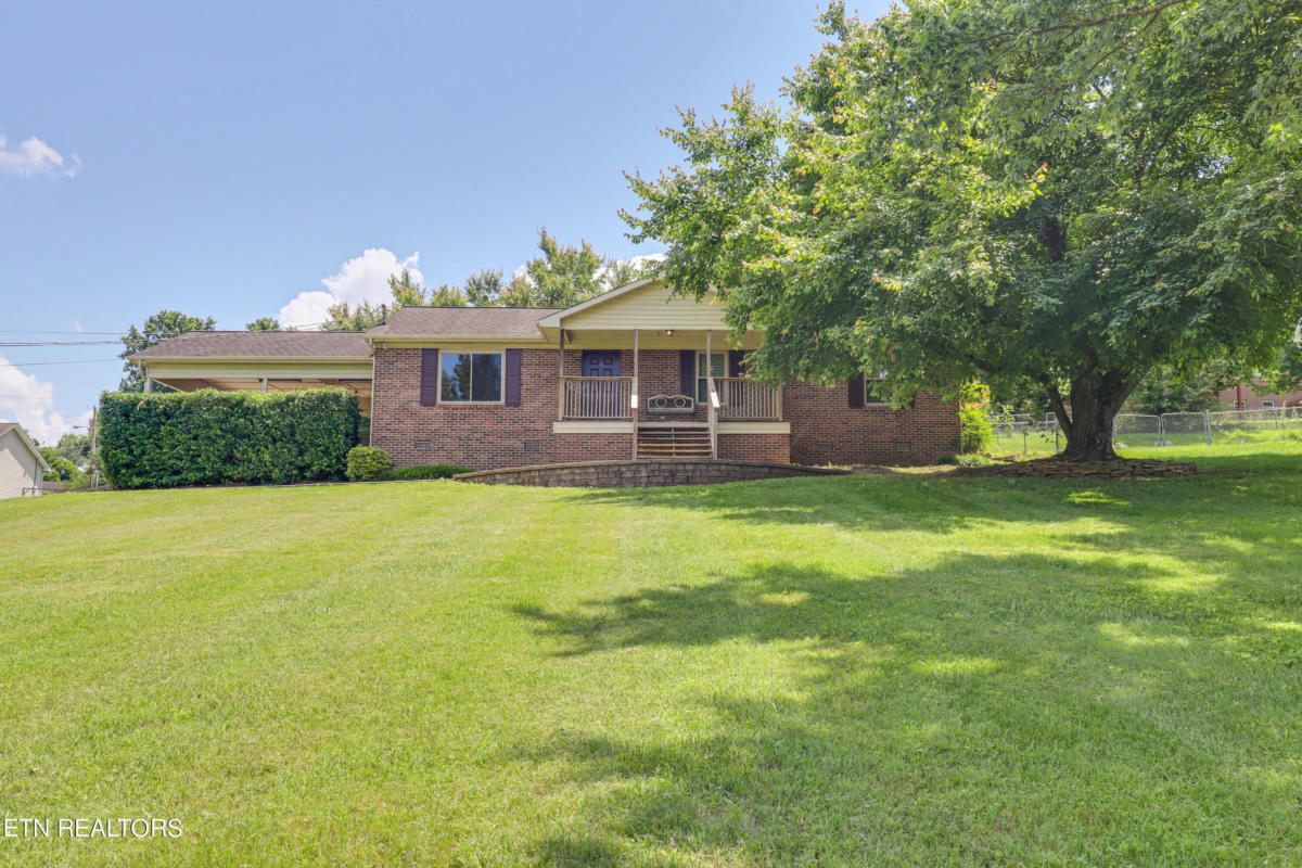 8644 OLD MIDWAY RD, LENOIR CITY, TN 37772, photo 1 of 34