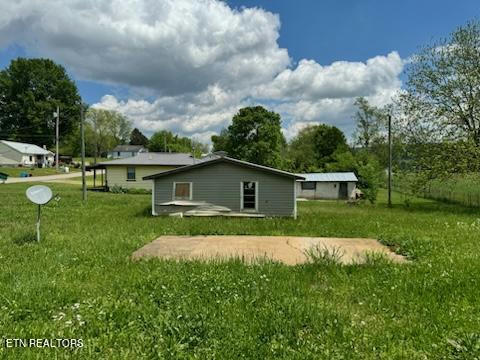 133 POWELL AVE, SWEETWATER, TN 37874, photo 3 of 12
