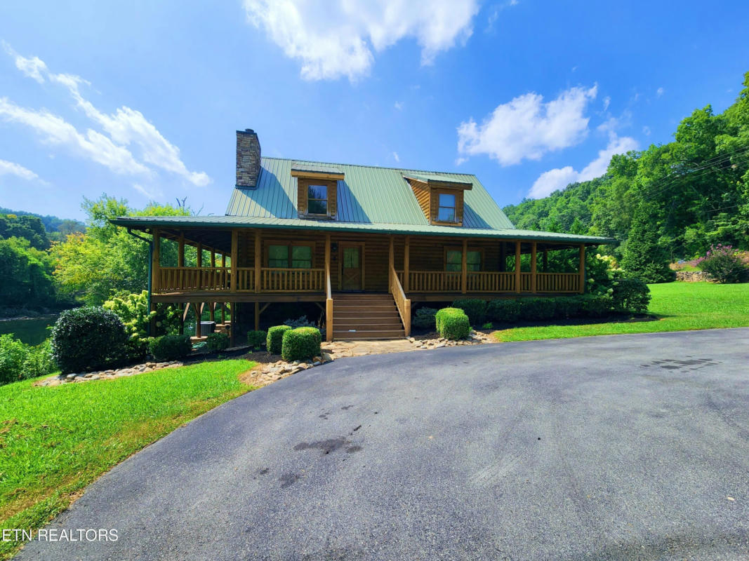 125 LOVELY BLUFF RD, ROCKY TOP, TN 37769, photo 1 of 40
